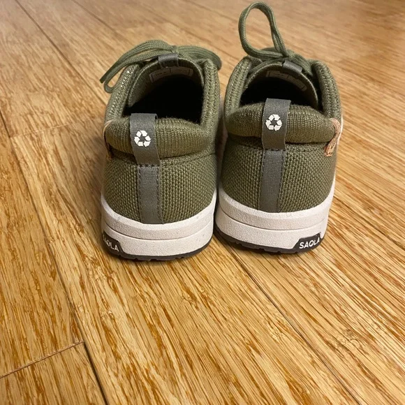 SAOLA Sustainable Stylish Green Sneakers - Picture 3 of 8